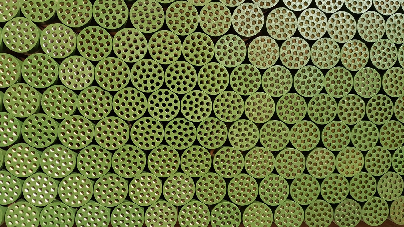Fabricantes de tecnologías de filtración por membranas cerámicas y ofrecemos un servicio integral de asesoramiento y suministro de membranas cerámicas, housings , módulos, racks y sistema